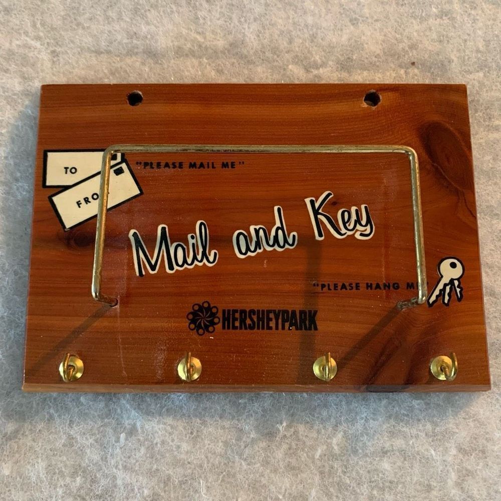 Hersheypark Vintage Wood Mail And Key Wall Hanging